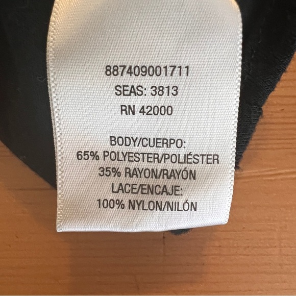 Black Lace Skull Detail Top 17” ptp EUC - Picture 5 of 6